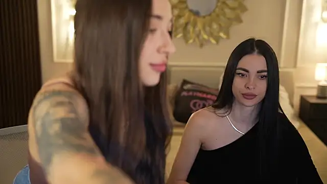 Snapshot of Tina_Breeze chatting on November 22, 2025, 11:42 am Tina Breeze online show from November 22, 2025, 11:42 am