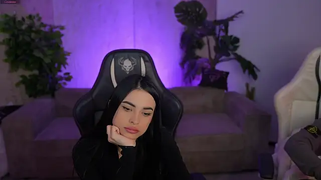 Snapshot of Tina_Breeze chatting on November 20, 2025, 8:37 am Tina Breeze online show from November 20, 2025, 8:37 am