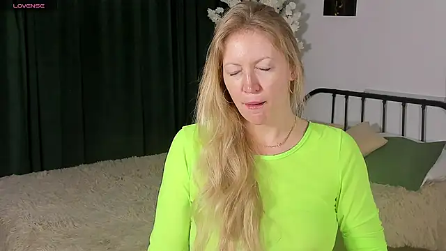 sugamomy online show from October 22, 2025, 12:10 am