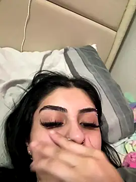 ThickerThanYoBitch online show from October 8, 2025, 3:08 am