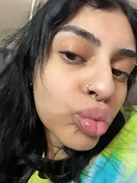 ThickerThanYoBitch online show from November 15, 2025, 3:16 pm