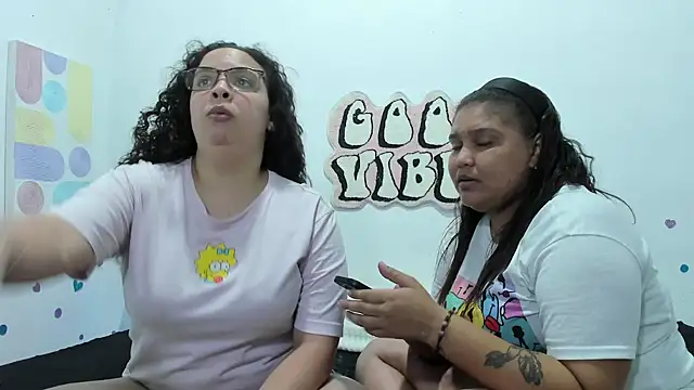 Snapshot of Danielaandximena chatting on December 5, 2025, 2:21 am Danielaandximena online show from December 5, 2025, 2:21 am