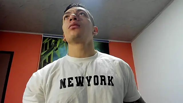 Snapshot of aquiles_51 chatting on December 14, 2025, 1:28 pm aquiles 51 online show from December 14, 2025, 1:28 pm