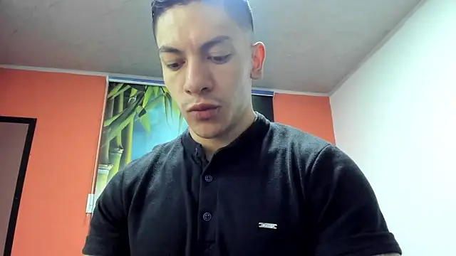 Snapshot of aquiles_51 chatting on December 3, 2025, 12:15 pm aquiles 51 online show from December 3, 2025, 12:15 pm