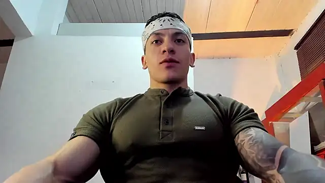 Snapshot of aquiles_51 chatting on November 5, 2025, 8:01 pm aquiles 51 online show from November 5, 2025, 8:01 pm