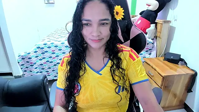 Snapshot of rayza_mature_154 chatting on June 7, 2026, 6:35 pm rayza mature 154 online show from June 7, 2026, 6:35 pm
