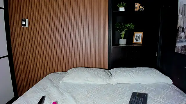 Elena-Rosse online show from May 9, 2026, 1:20 am