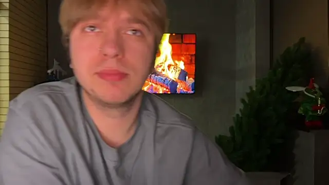 kiopiggy online show from December 22, 2025, 5:57 pm