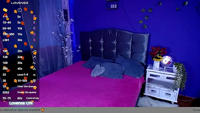 Snapshot of IsaBaileys_ chatting on October 19, 2025, 7:49 pm IsaBaileys online show from October 19, 2025, 7:49 pm