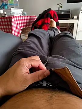 Montuni6 online show from November 23, 2025, 1:32 pm