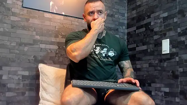 BruceDallas online show from July 16, 2026, 4:31 am