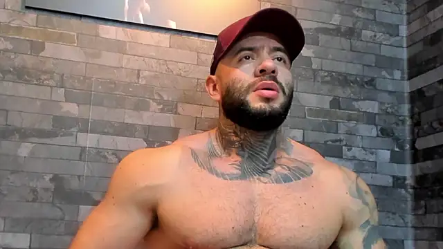 BruceDallas online show from May 28, 2026, 4:42 am