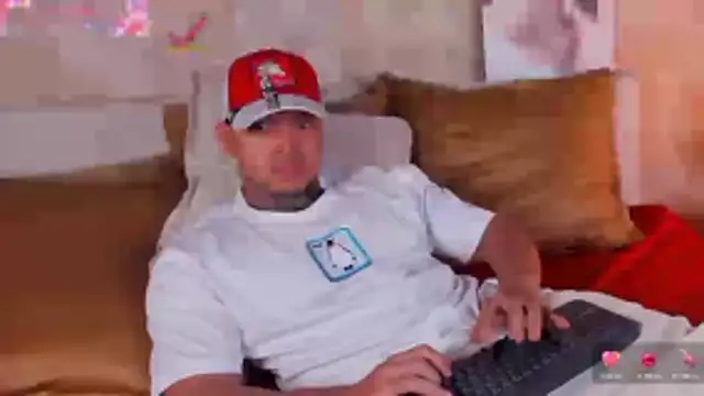 Snapshot of Stiven_collins chatting on February 22, 2026, 8:32 pm Stiven collins online show from February 22, 2026, 8:32 pm