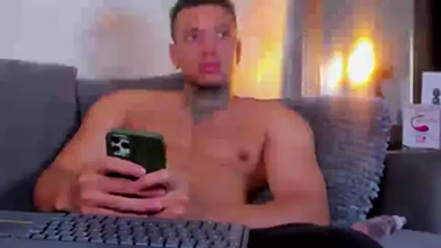 Snapshot of Stiven_collins chatting on February 10, 2026, 2:05 pm Stiven collins online show from February 10, 2026, 2:05 pm