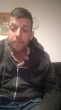 Snapshot of Knuffelstaaf123 chatting on May 5, 2026, 6:55 pm Knuffelstaaf123 online show from May 5, 2026, 6:55 pm