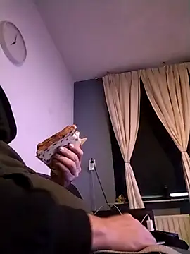 Knuffelstaaf123 online show from November 15, 2025, 7:12 am