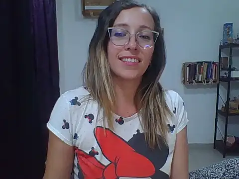 Snapshot of charlott_ponce chatting on October 16, 2025, 12:52 am charlott ponce online show from October 16, 2025, 12:52 am