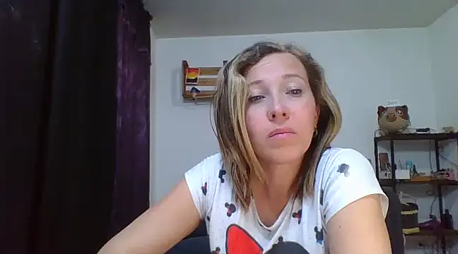 charlott ponce online show from January 22, 2025, 2:26 am