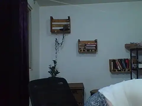Snapshot of charlott_ponce chatting on April 4, 2026, 4:52 am charlott ponce online show from April 4, 2026, 4:52 am