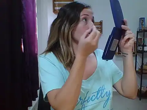 Snapshot of charlott_ponce chatting on October 18, 2025, 6:21 pm charlott ponce online show from October 18, 2025, 6:21 pm