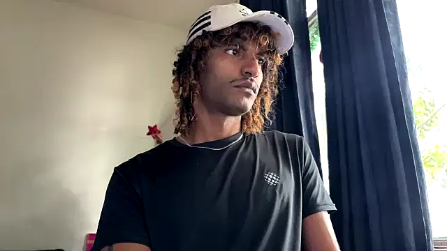 Snapshot of gerson173Hugo chatting on November 17, 2025, 9:57 am gerson173Hugo online show from November 17, 2025, 9:57 am