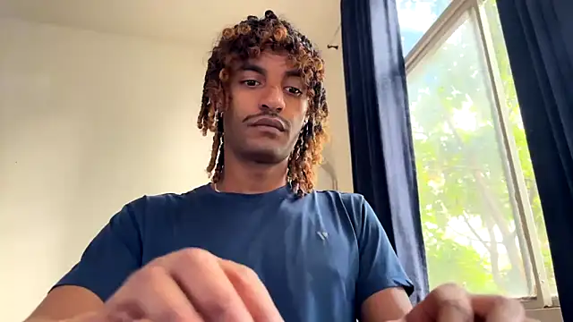 Snapshot of gerson173Hugo chatting on October 14, 2025, 10:05 am gerson173Hugo online show from October 14, 2025, 10:05 am