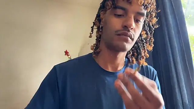 Snapshot of gerson173Hugo chatting on November 20, 2025, 11:22 am gerson173Hugo online show from November 20, 2025, 11:22 am