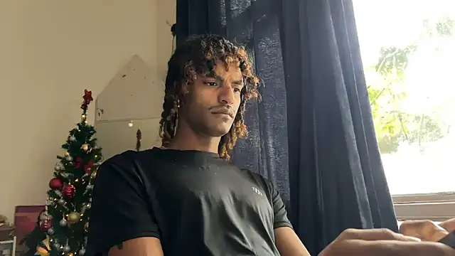 Snapshot of gerson173Hugo chatting on November 24, 2025, 10:04 am gerson173Hugo online show from November 24, 2025, 10:04 am