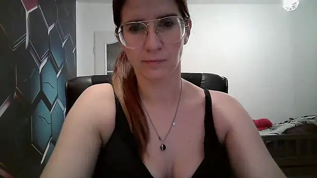 KayaRose online show from September 29, 2025, 4:12 pm