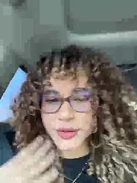 Snapshot of Lianh_Benett chatting on February 28, 2026, 5:01 pm Lianh Benett online show from February 28, 2026, 5:01 pm