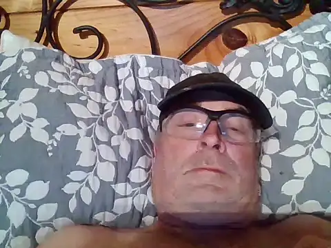 Snapshot of MatRat287 chatting on July 19, 2026, 5:10 pm MatRat287 online show from July 19, 2026, 5:10 pm