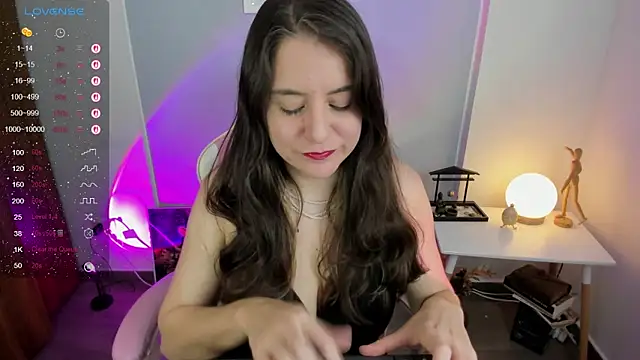 Snapshot of Tamara_m_ chatting on May 30, 2026, 5:40 pm Tamara m online show from May 30, 2026, 5:40 pm