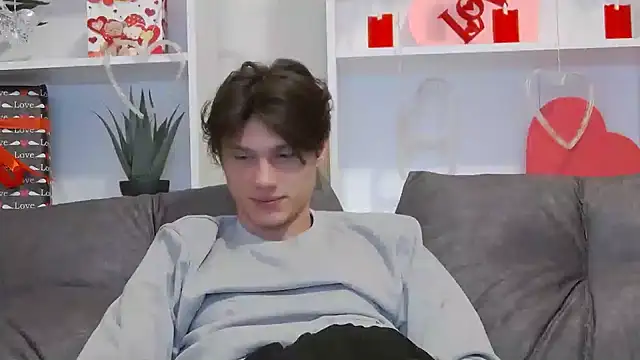 Snapshot of CalvinCay chatting on February 5, 2025, 8:04 pm CalvinCay online show from February 5, 2025, 8:04 pm