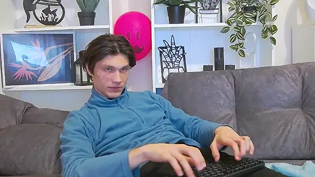 Snapshot of CalvinCay chatting on February 24, 2025, 7:52 pm CalvinCay online show from February 24, 2025, 7:52 pm