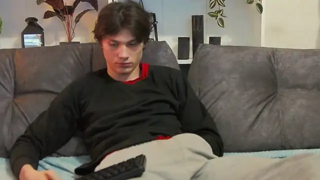 Snapshot of CalvinCay chatting on March 20, 2025, 10:18 pm CalvinCay online show from March 20, 2025, 10:18 pm