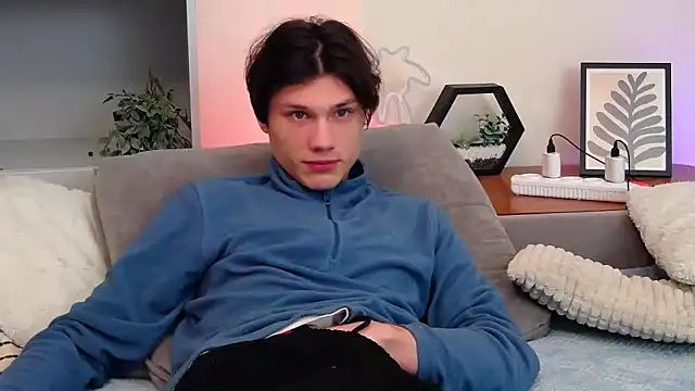 Snapshot of CalvinCay chatting on January 18, 2025, 7:48 pm CalvinCay online show from January 18, 2025, 7:48 pm