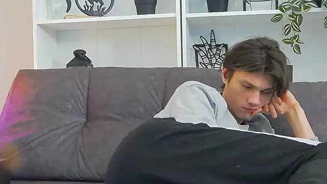 Snapshot of CalvinCay chatting on March 7, 2025, 1:42 am CalvinCay online show from March 7, 2025, 1:42 am