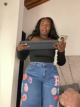 emilyrojas online show from July 13, 2026, 11:42 am