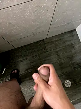 Snapshot of Badkitty-x chatting on December 18, 2025, 6:29 am Badkitty-x online show from December 18, 2025, 6:29 am