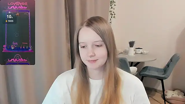 Snapshot of Alyaley chatting on October 6, 2025, 8:42 pm Alyaley online show from October 6, 2025, 8:42 pm