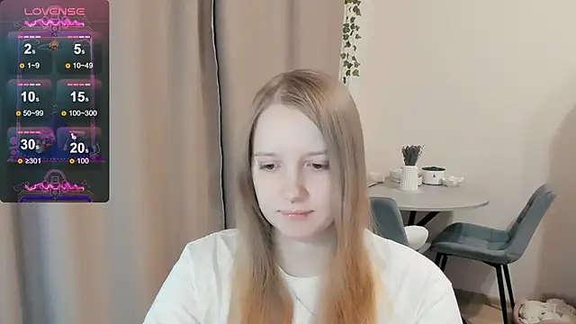 Snapshot of Alyaley chatting on October 7, 2025, 10:11 pm Alyaley online show from October 7, 2025, 10:11 pm