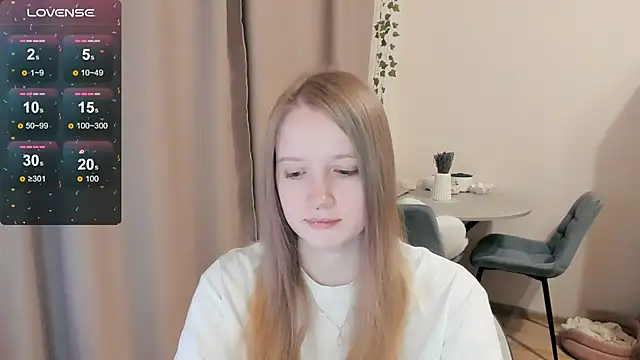 Snapshot of Alyaley chatting on November 17, 2025, 5:39 pm Alyaley online show from November 17, 2025, 5:39 pm