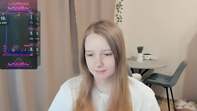 Snapshot of Alyaley chatting on October 14, 2025, 11:44 am Alyaley online show from October 14, 2025, 11:44 am