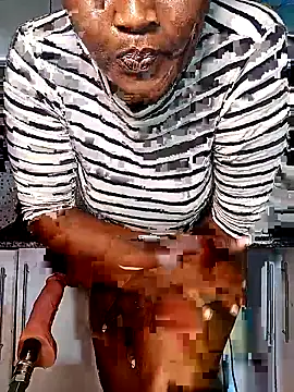 Snapshot of Bella045 chatting on November 9, 2025, 1:09 am Bella045 online show from November 9, 2025, 1:09 am