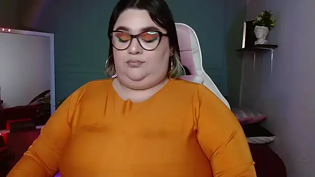 Snapshot of tiffany_laurens chatting on December 6, 2024, 9:48 am tiffany laurens online show from December 6, 2024, 9:48 am