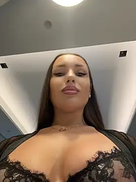 Snapshot of Syka0001 chatting on April 15, 2026, 10:32 am Syka0001 online show from April 15, 2026, 10:32 am