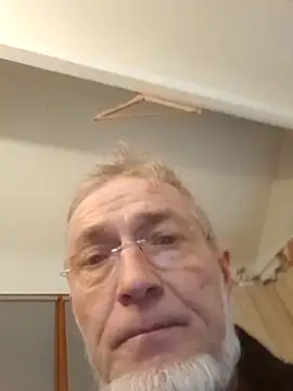 Snapshot of 60philippe chatting on December 23, 2024, 6:58 pm 60philippe online show from December 23, 2024, 6:58 pm