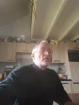 Snapshot of 60philippe chatting on March 21, 2025, 12:28 pm 60philippe online show from March 21, 2025, 12:28 pm