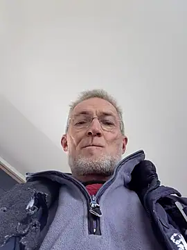 Snapshot of 60philippe chatting on December 16, 2025, 9:46 am 60philippe online show from December 16, 2025, 9:46 am