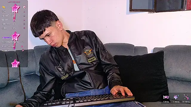 Snapshot of Mr_daren_ chatting on November 4, 2025, 6:33 pm Mr daren online show from November 4, 2025, 6:33 pm